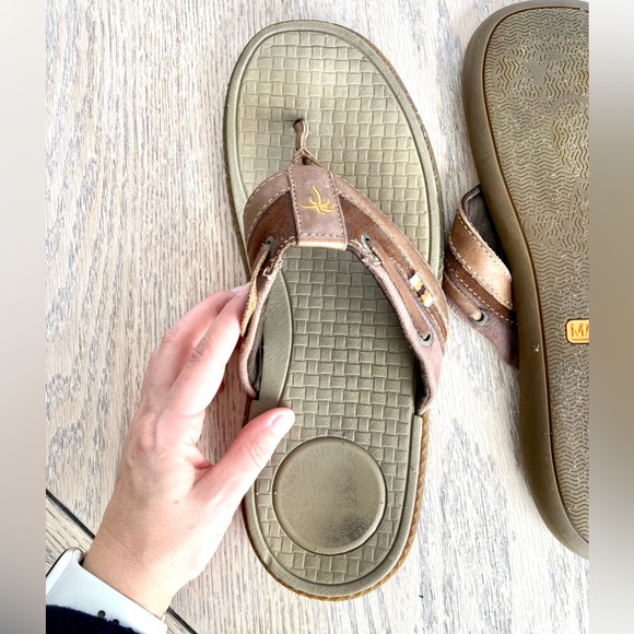 Brown Margaritaville Flip-Flops - Men - 45/12 - Picture 7 of 12